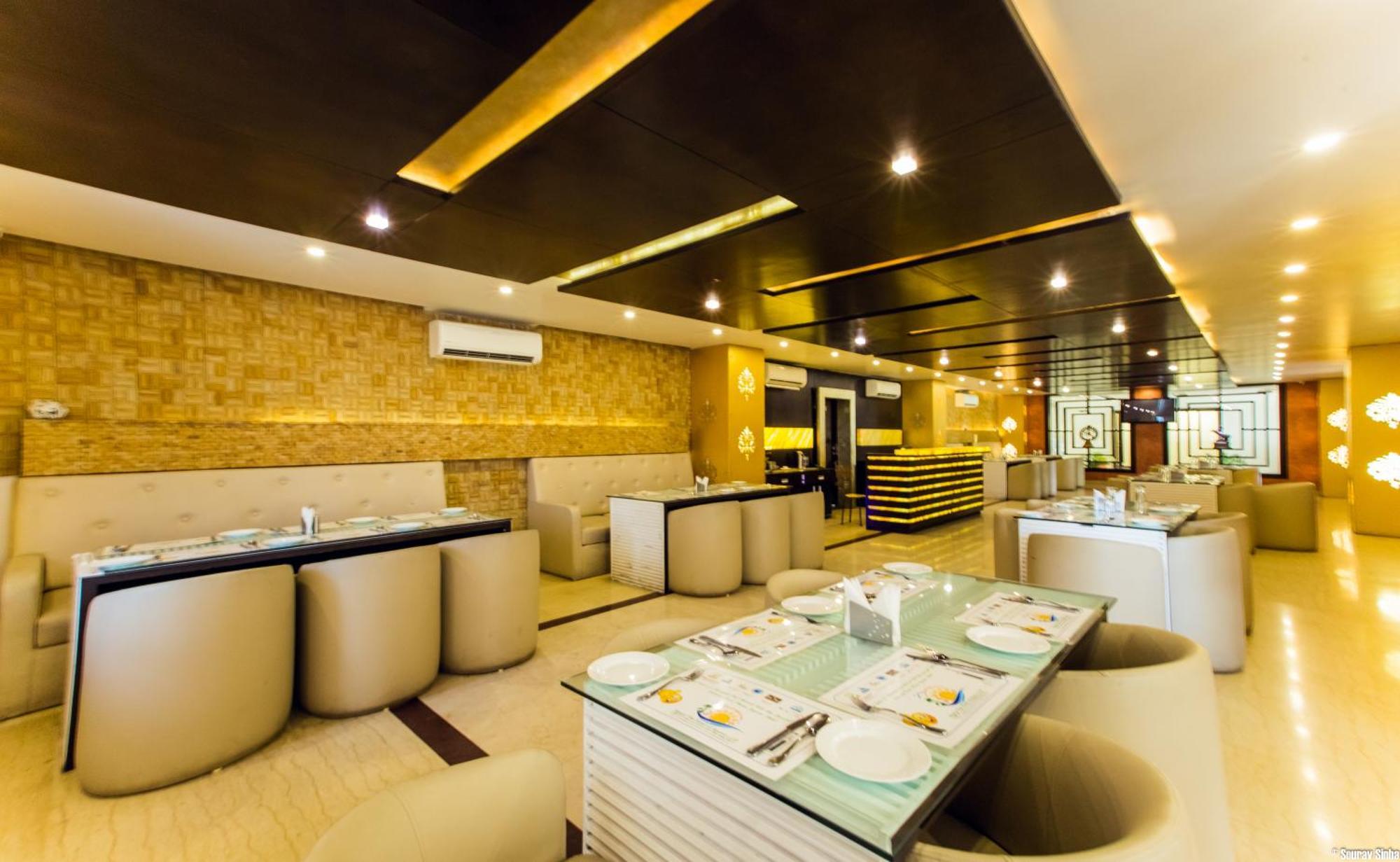 Hotel Papaya Tree Indore