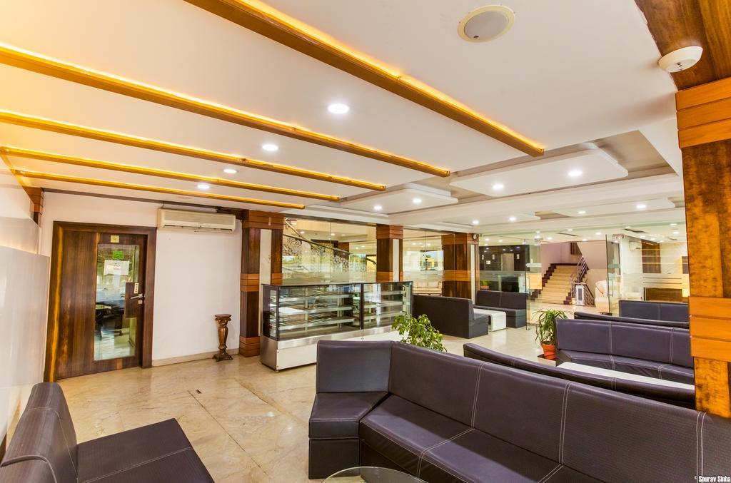 Papaya Tree Hotel 3*